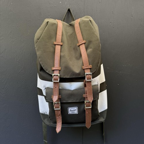 Heavily used herschel - used, little