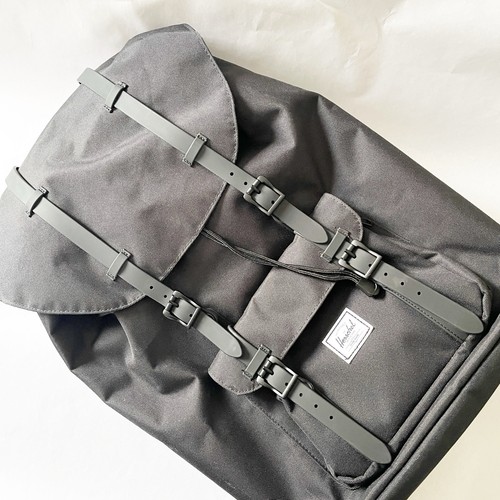Herschel supply men - supply, co.